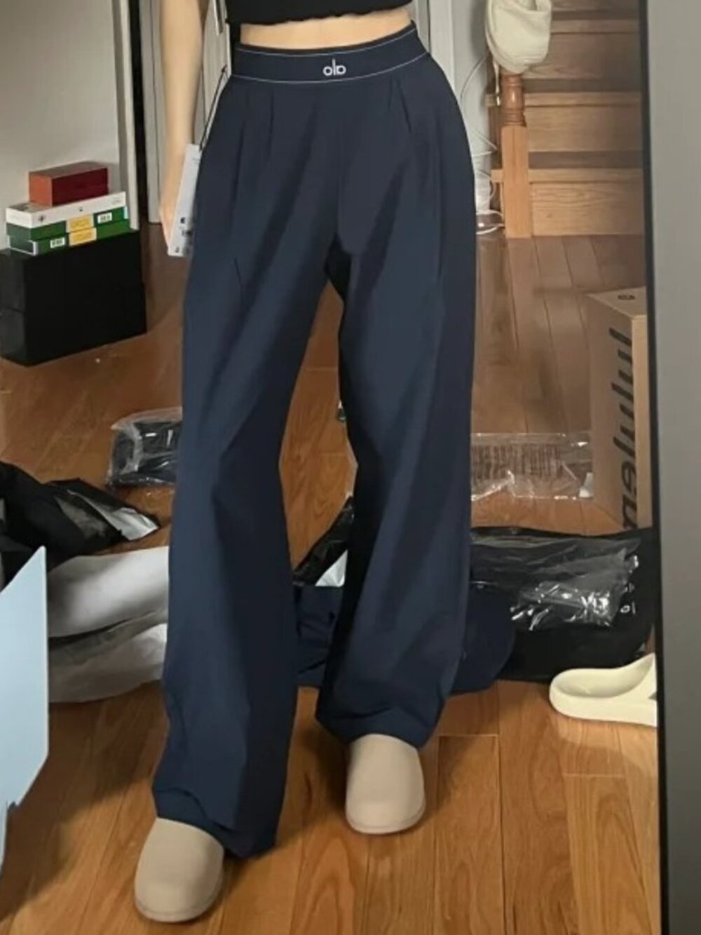 👜 NWT Alo Yoga Suit Up Trouser Navy ✨ Relaxed Wide Leg Pants Regular length - Picture 8 of 9